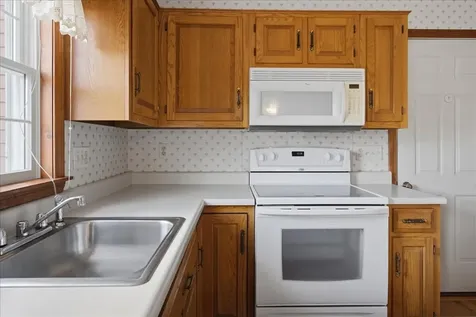 56 Old Carriage Road Auburn ME 04210