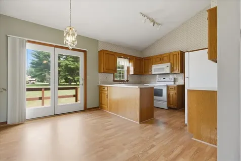 56 Old Carriage Road Auburn ME 04210