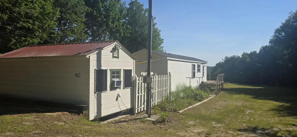 962 King Street Oxford ME 04270