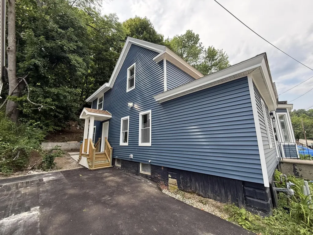 52 James Street Auburn ME 04210