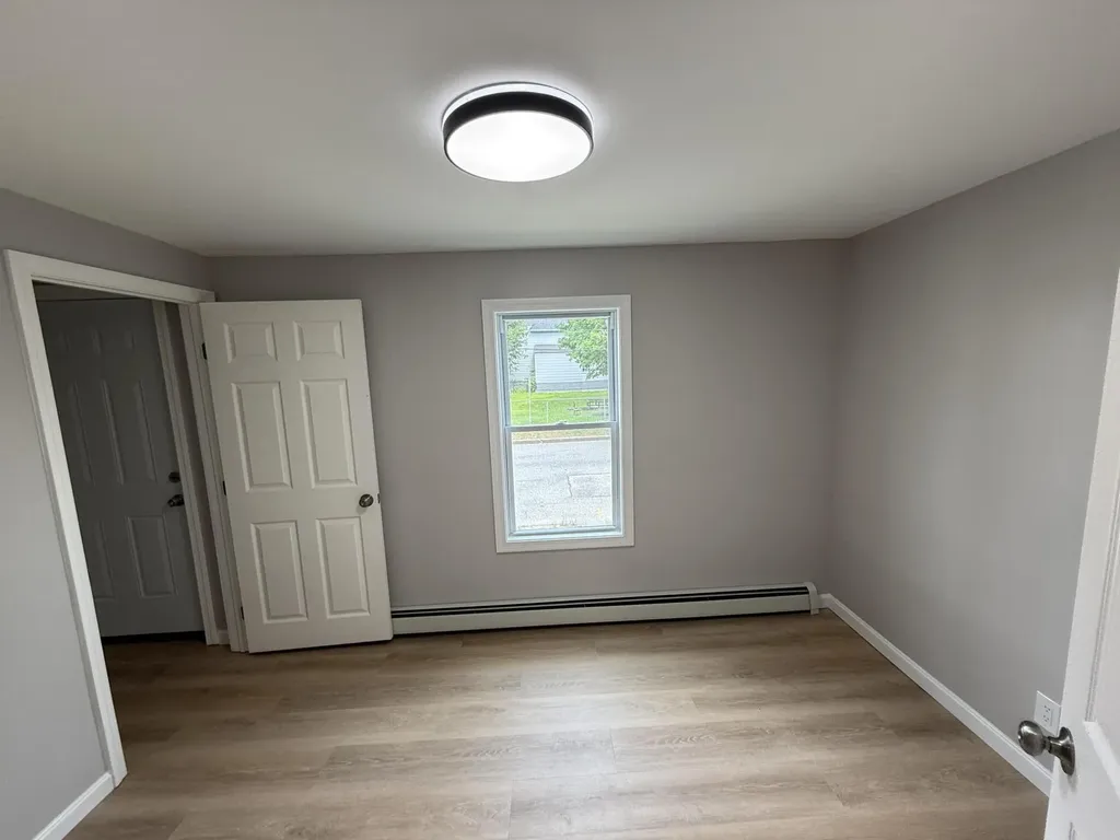 52 James Street Auburn ME 04210