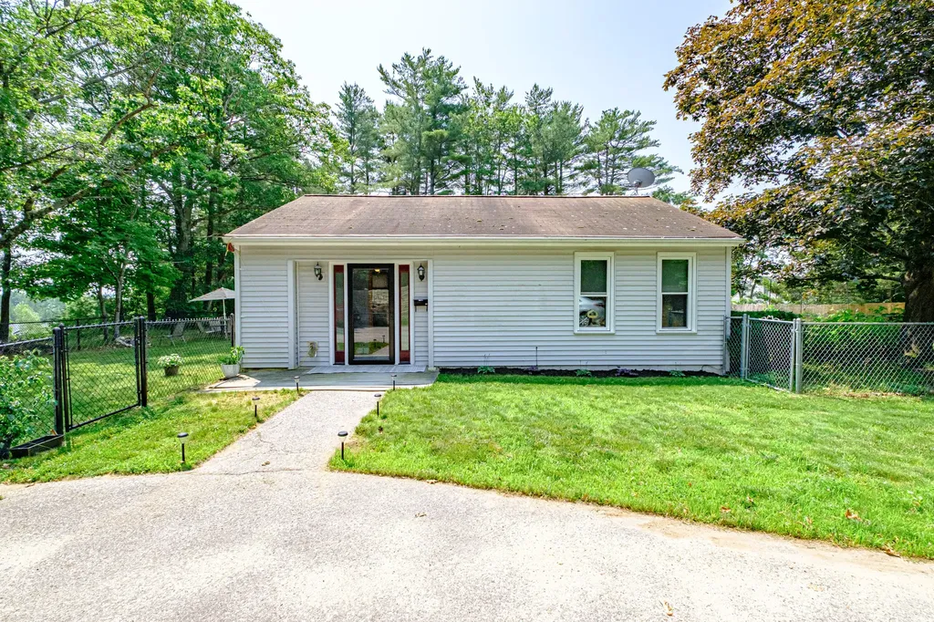 7 Preston Drive Cumberland ME 04021
