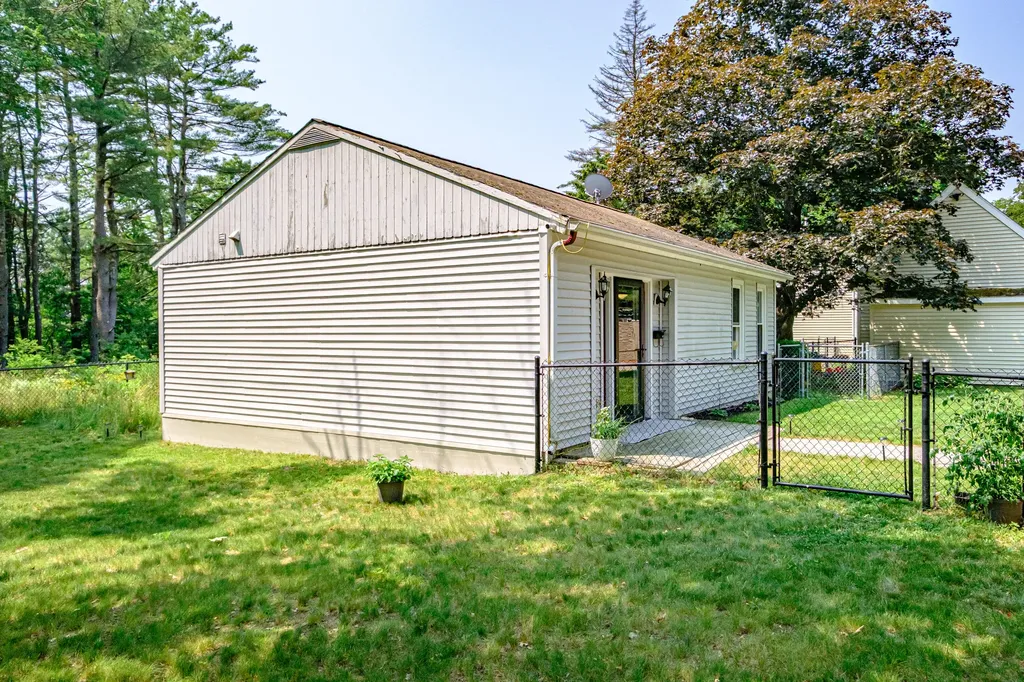7 Preston Drive Cumberland ME 04021