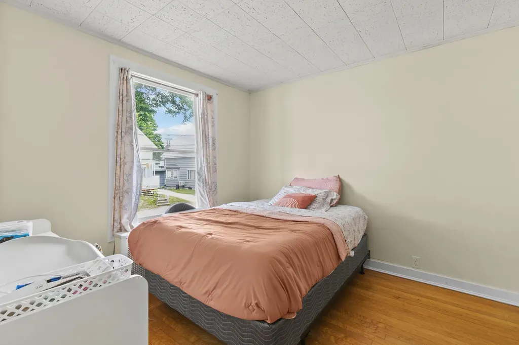 29 Orange Street Lewiston ME 04240