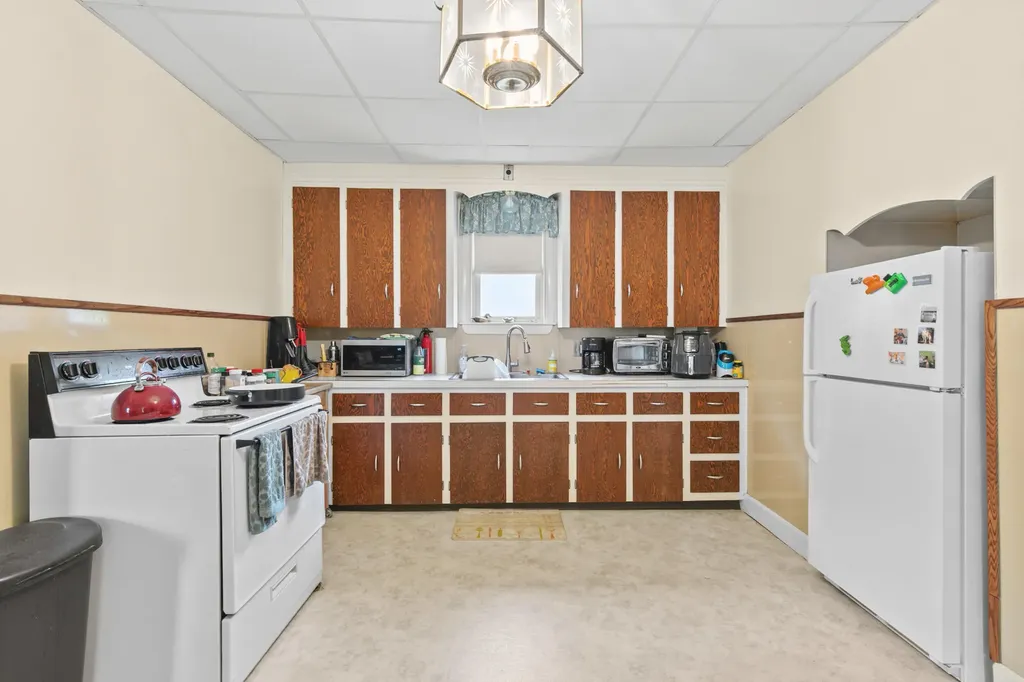 29 Orange Street Lewiston ME 04240