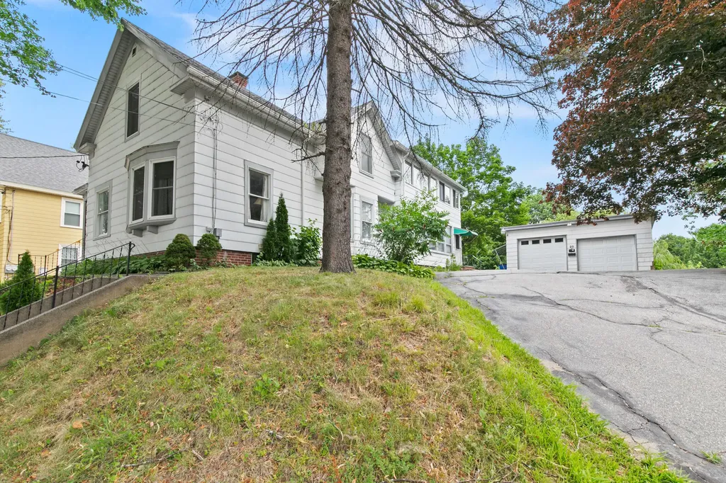 29 Orange Street Lewiston ME 04240