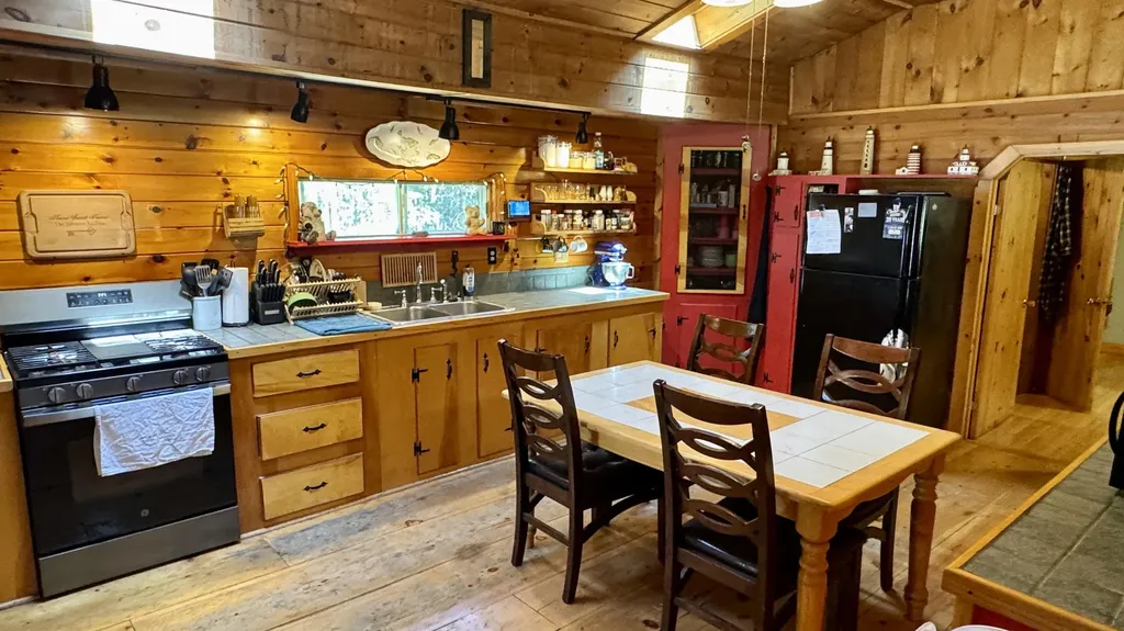 539 King Street Marion Twp ME 04628