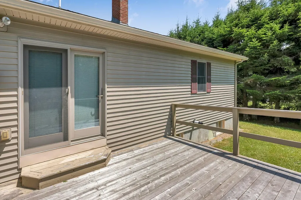 9 Oak Run Owls Head ME 04854