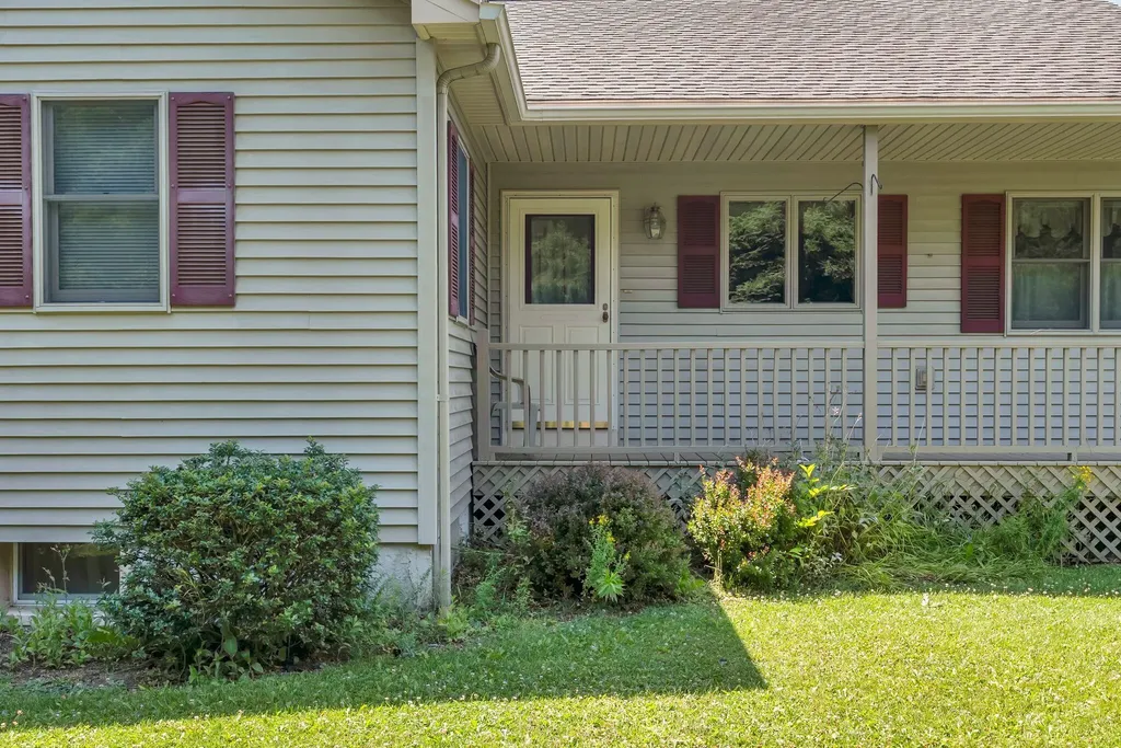 9 Oak Run Owls Head ME 04854