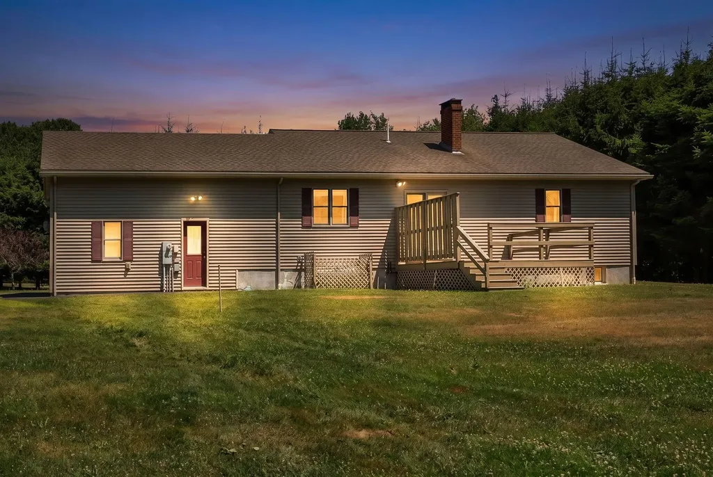 9 Oak Run Owls Head ME 04854