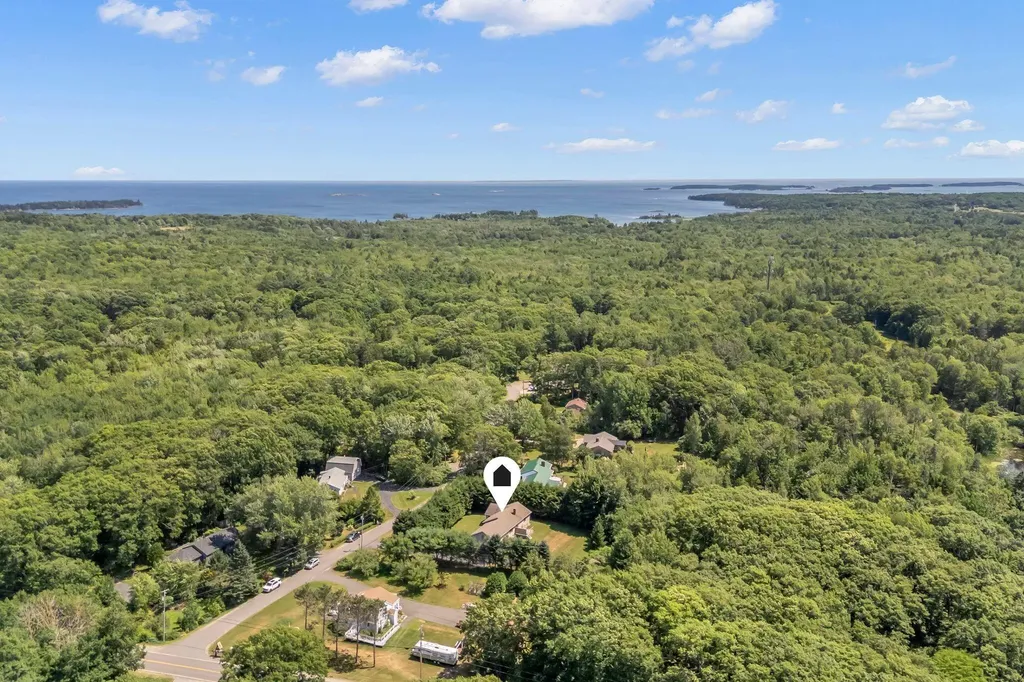 9 Oak Run Owls Head ME 04854