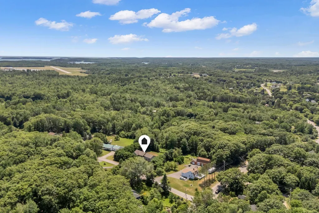9 Oak Run Owls Head ME 04854