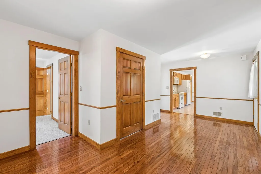 9 Oak Run Owls Head ME 04854