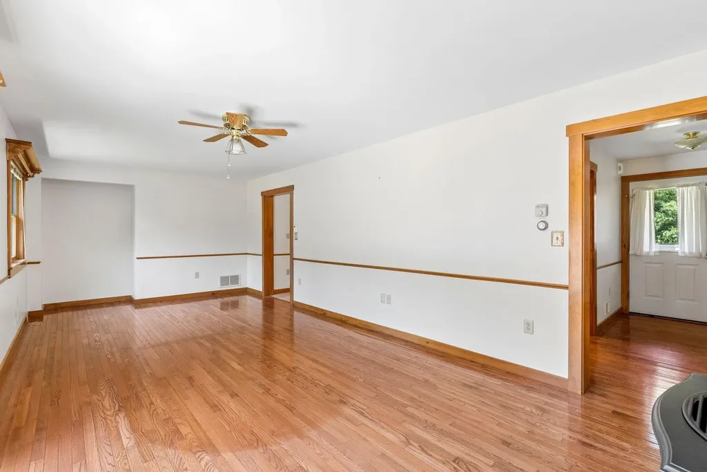 9 Oak Run Owls Head ME 04854