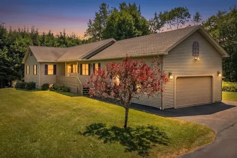 9 Oak Run Owls Head ME 04854