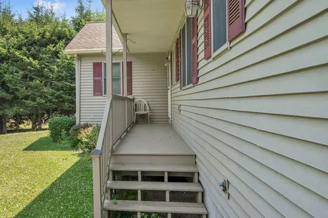 9 Oak Run Owls Head ME 04854