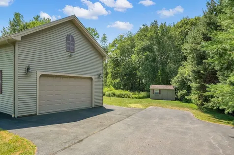 9 Oak Run Owls Head ME 04854