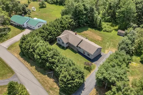9 Oak Run Owls Head ME 04854