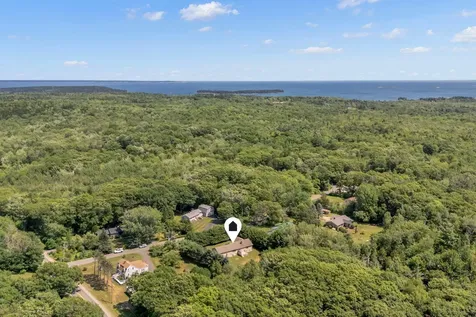 9 Oak Run Owls Head ME 04854