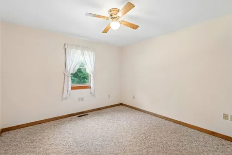 9 Oak Run Owls Head ME 04854