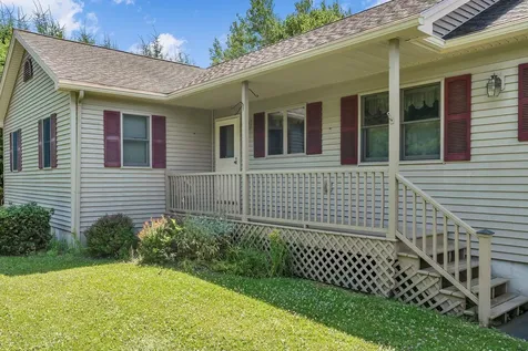 9 Oak Run Owls Head ME 04854