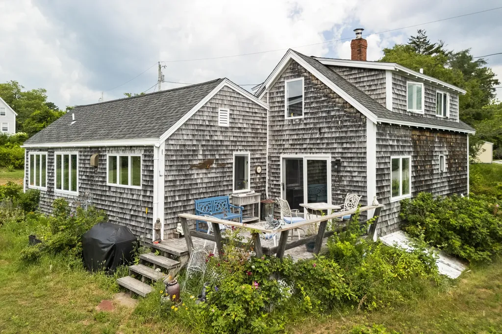 15 Creek Road Bremen ME 04551