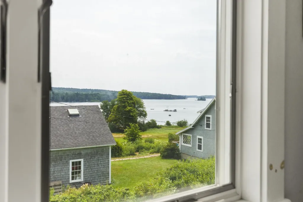 15 Creek Road Bremen ME 04551
