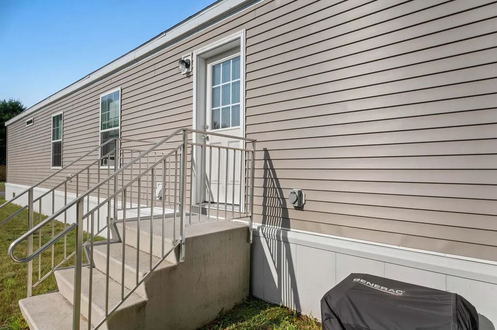 21 Purington Avenue Mechanic Falls ME 04256