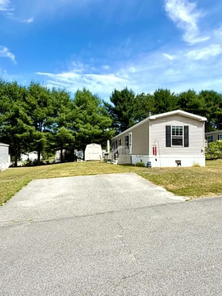 21 Purington Avenue Mechanic Falls ME 04256