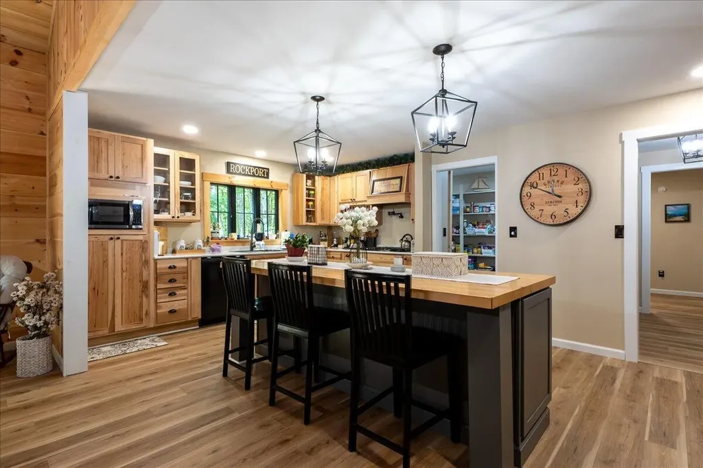 146 Gurney Street Rockport ME 04856