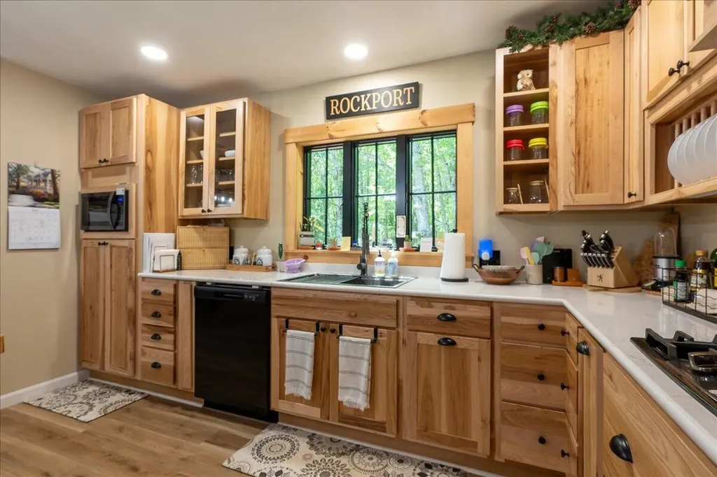 146 Gurney Street Rockport ME 04856