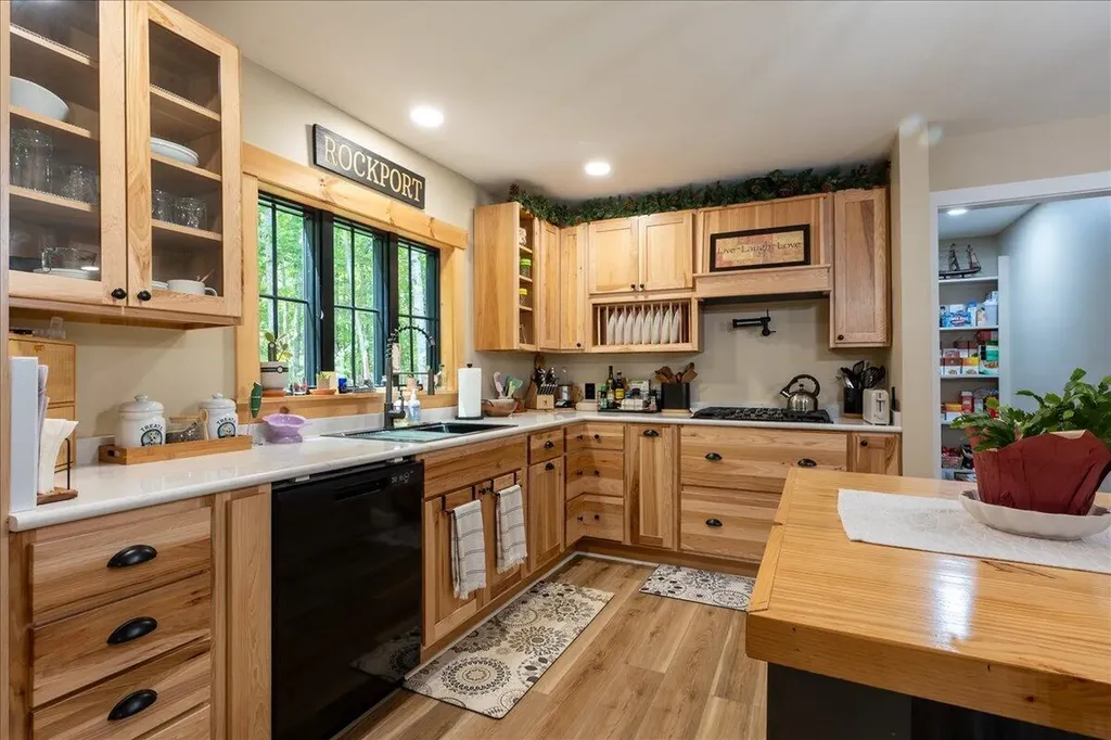 146 Gurney Street Rockport ME 04856