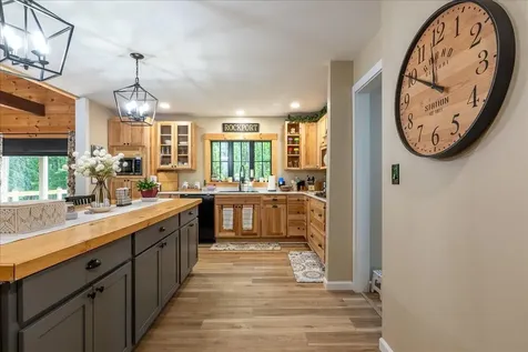 146 Gurney Street Rockport ME 04856