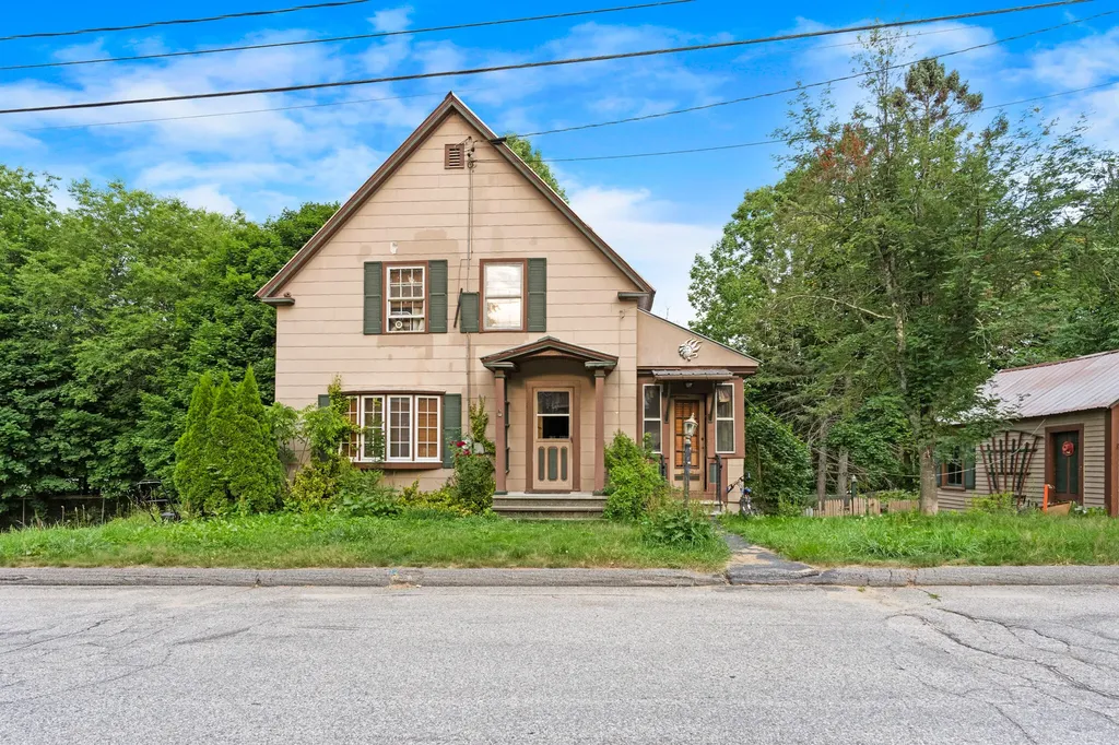5 Front Street Rumford ME 04276