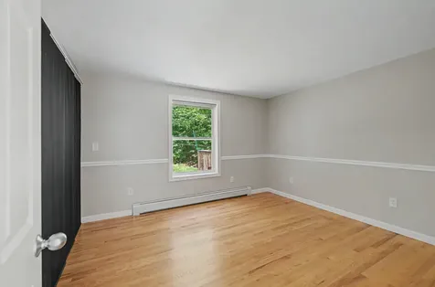 9 Monroe Drive Naples ME 04055