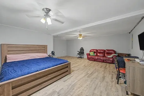 9 Monroe Drive Naples ME 04055