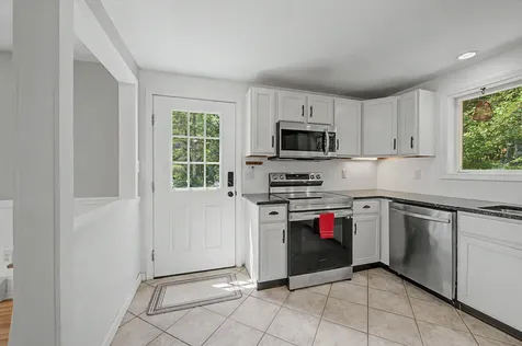 9 Monroe Drive Naples ME 04055