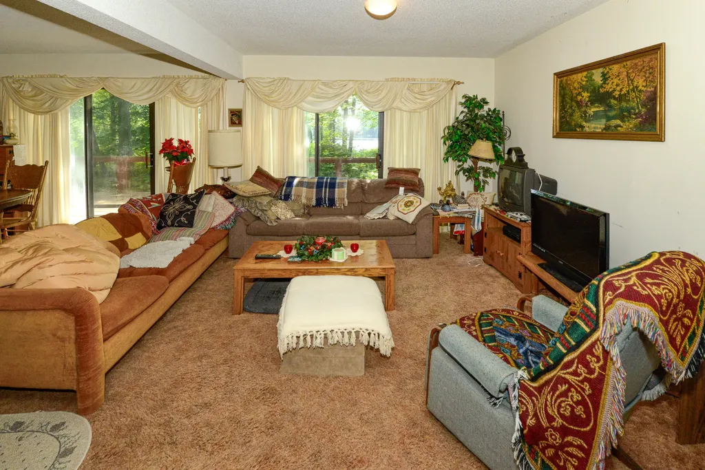 84 Kezars Ridge Waterford ME 04088