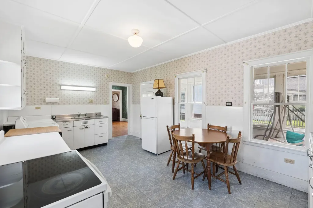 60 Willow Street Rockland ME 04841