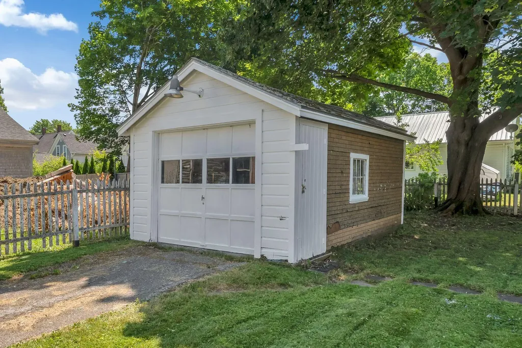 60 Willow Street Rockland ME 04841