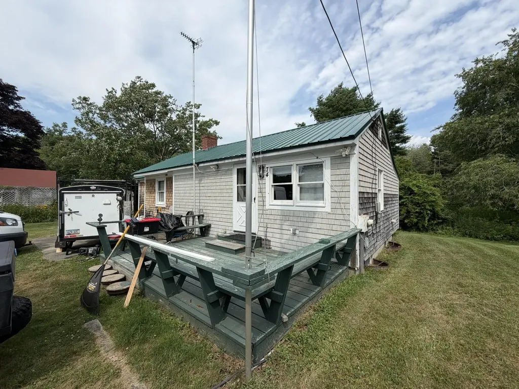 74 Snowball Hill Road Bristol ME 04554