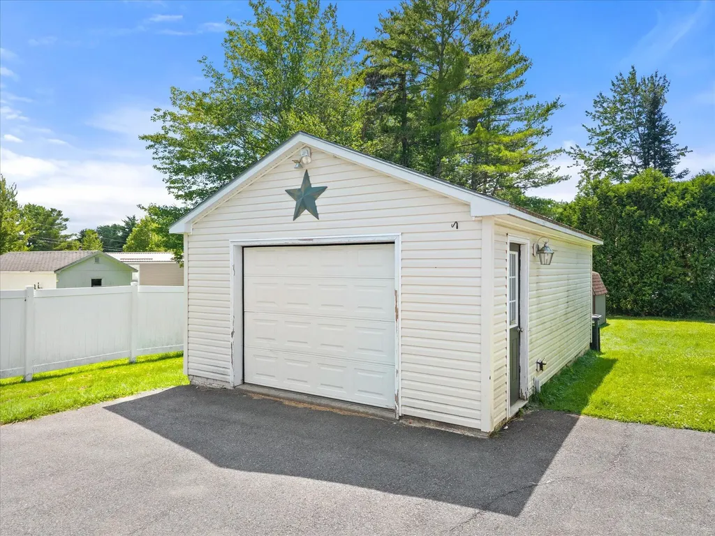 11 E Street Bangor ME 04401