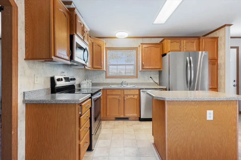 11 E Street Bangor ME 04401