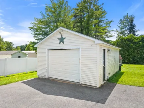 11 E Street Bangor ME 04401