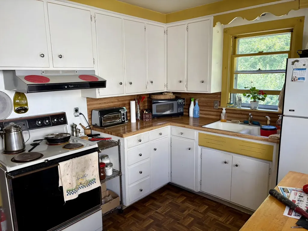 174 Ossipee Trail E Gorham ME 04038
