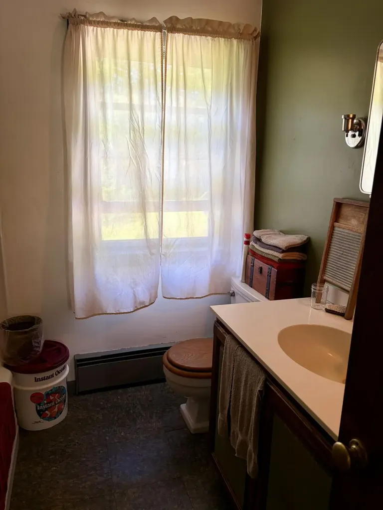 174 Ossipee Trail E Gorham ME 04038