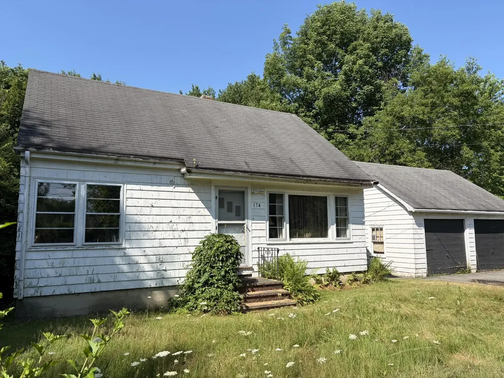 174 Ossipee Trail E Gorham ME 04038
