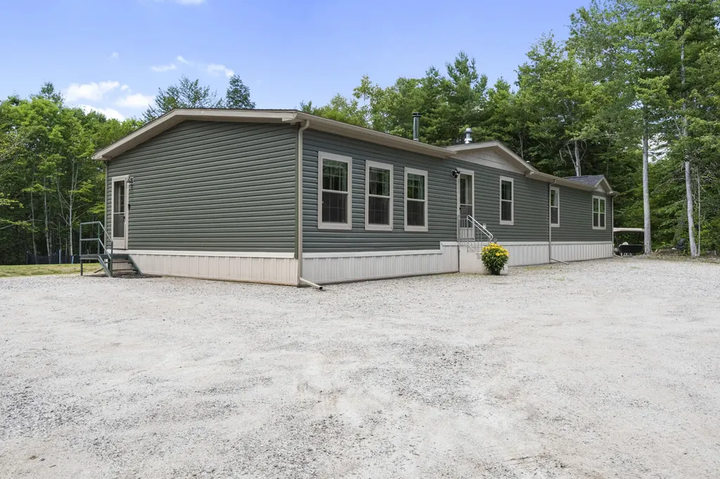 537 Winthrop Center Road Winthrop ME 04364
