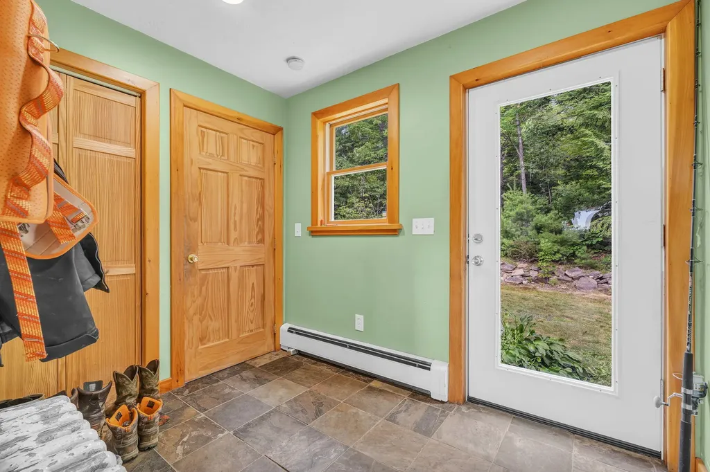 154 Daves Way Dresden ME 04342