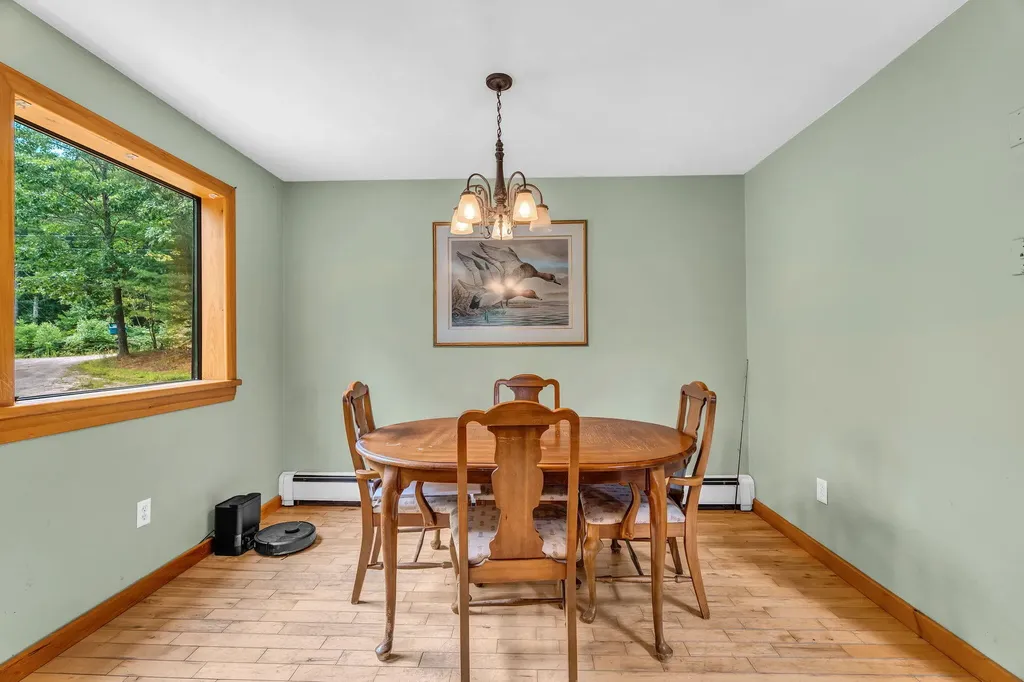 154 Daves Way Dresden ME 04342